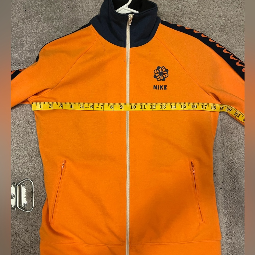 Nike jacket - Picture 2 of 4